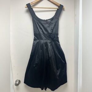 Elegant Black Sleeveless Dress with Roses